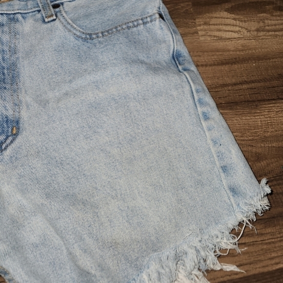 DENIM Distressed Shorts Size 32 So Cute! - Picture 2 of 4